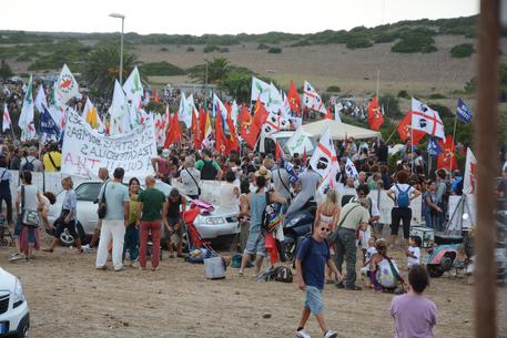 Manifestazione Capo Frasca in Sardegna contro Servitù militari